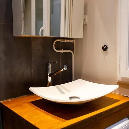 Apartment Hostnfly - Charming Near Pere Lachaise Paris