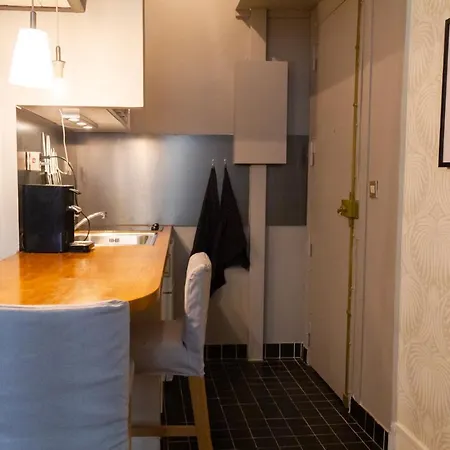 Apartment Hostnfly - Charming Near Pere Lachaise *